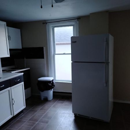 Cozy Downtown Two Bedrooms Free Parking Kingston Bagian luar foto