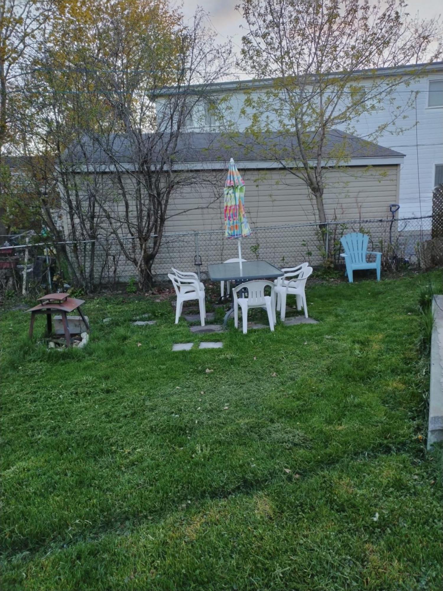 Cozy Downtown Two Bedrooms Free Parking Kingston Bagian luar foto