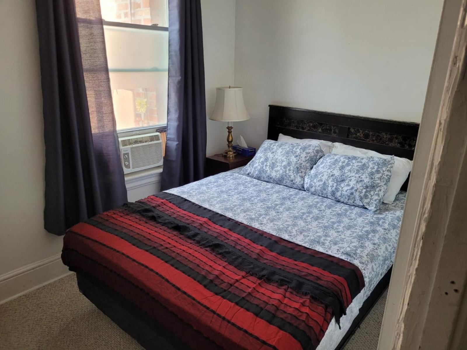 Cozy Downtown Two Bedrooms Free Parking Kingston Bagian luar foto